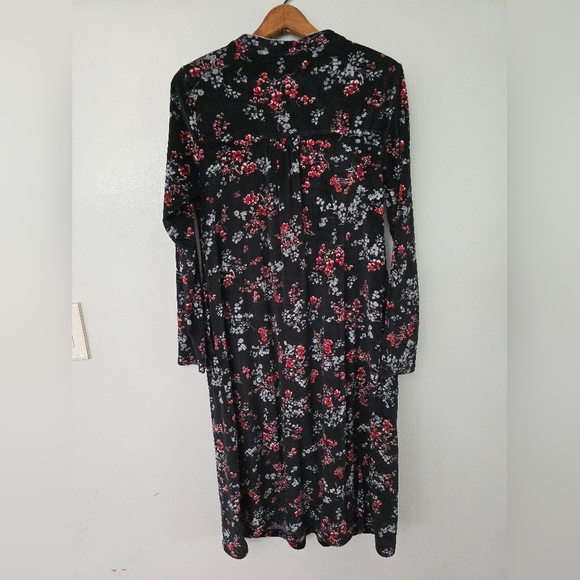 WOMENS NIGHTGOWN SIZE MEDIUM (8-10) LONG FLEECE WINTER BLACK FLORAL ARIA HOLIDAY - Picture 5 of 10